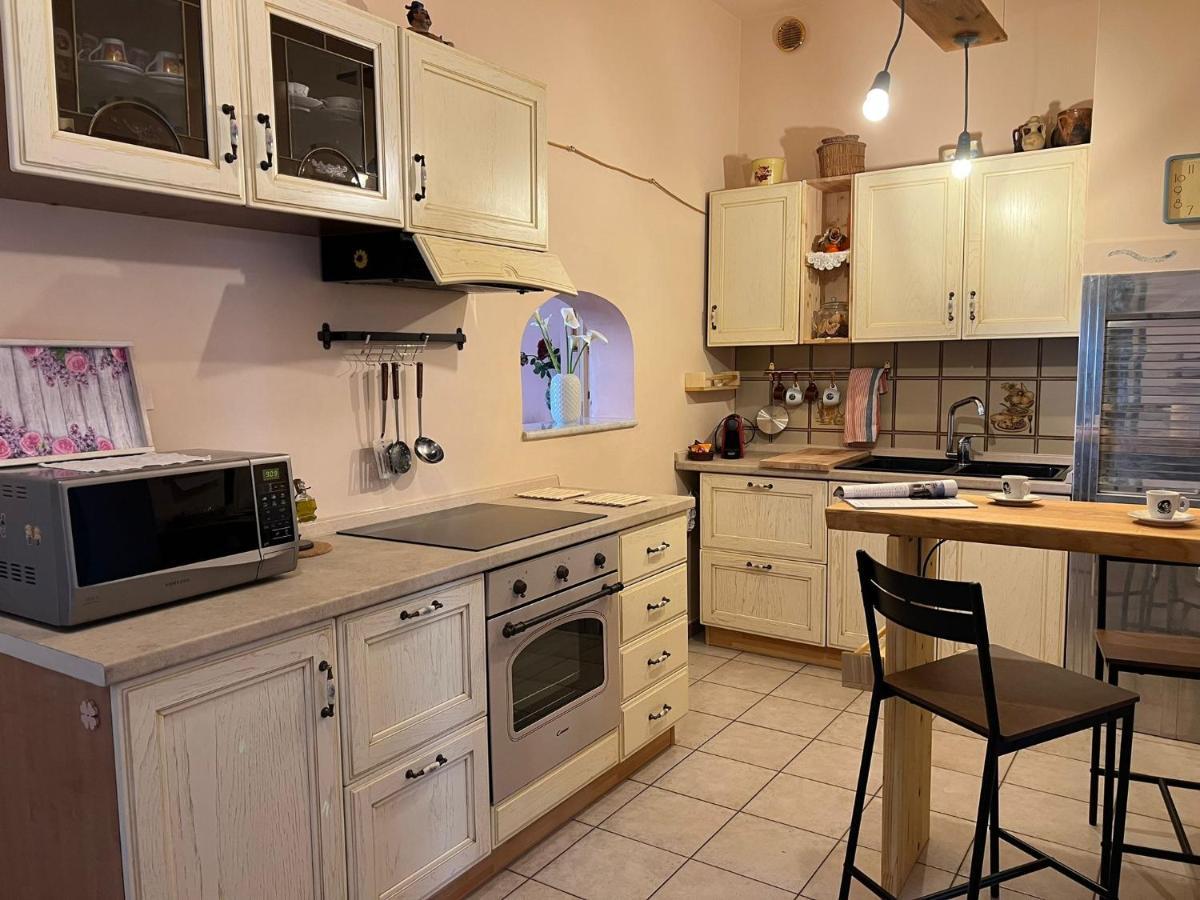 La Maison Di Monica Полиняно а Маре Екстериор снимка