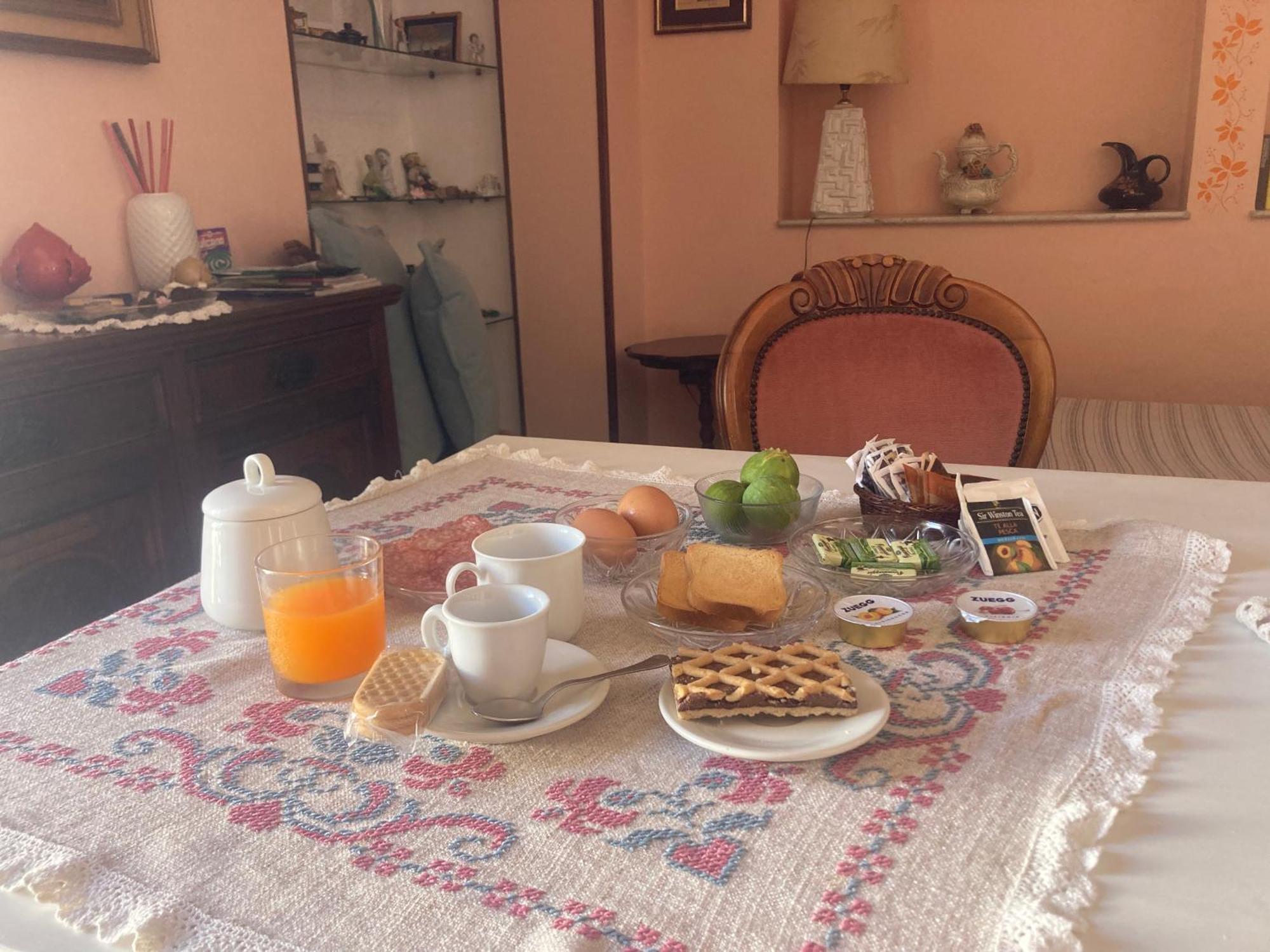 La Maison Di Monica Полиняно а Маре Екстериор снимка